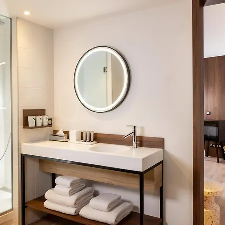 Hotell 56 - Centre Gare Saint Jean 4*