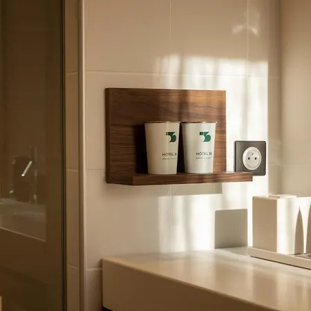 Hotel 56 Bordeaux Handwritten 4*