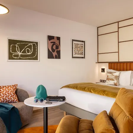 Hotel 56 Bordeaux Handwritten
