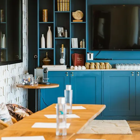 Hotel 56 - Centre Gare Saint Jean 4*