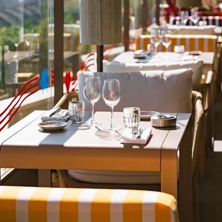 Hotell 56 - Centre Gare Saint Jean 4*