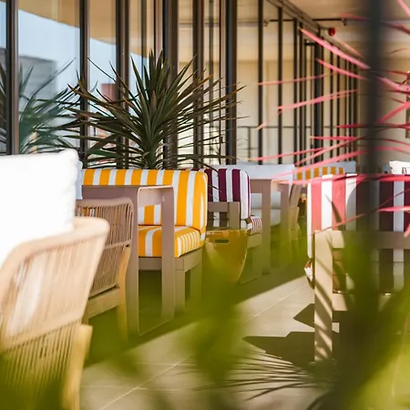 56 - Centre Gare Saint Jean Hotel 4*