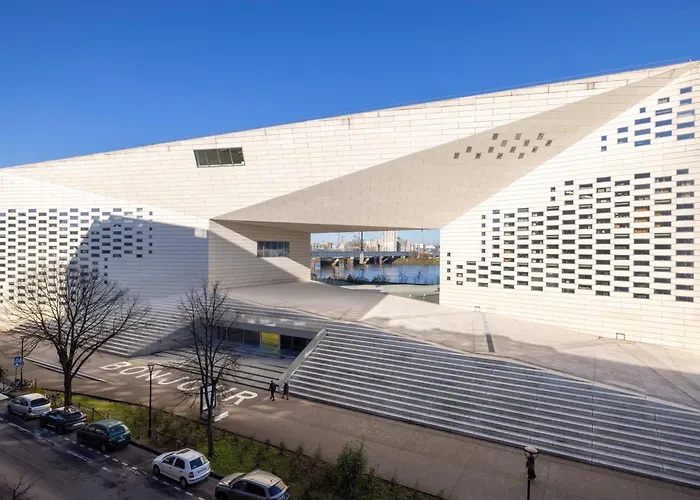 56 - Centre Gare Saint Jean 4*