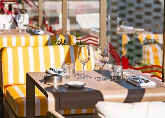 56 - Centre Gare Saint Jean 4*