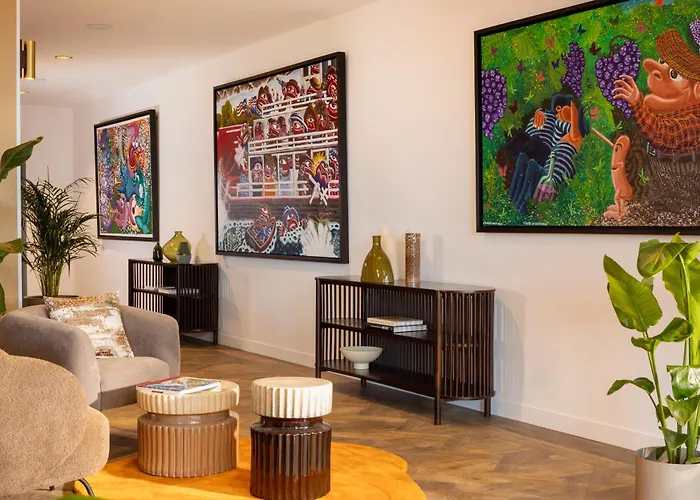 Hotel 56 - Centre Gare Saint Jean 4*