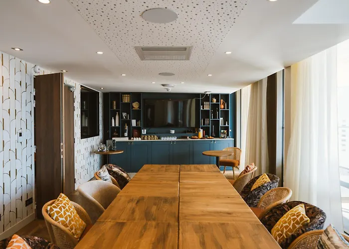 Hotel 56 - Centre Gare Saint Jean 4*