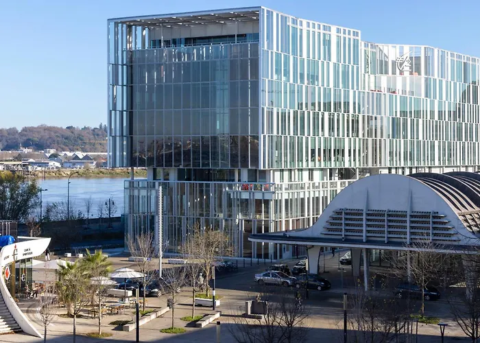 Hotel 56 - Centre Gare Saint Jean 4*