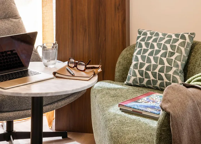 Hotel 56 - Centre Gare Saint Jean 4*